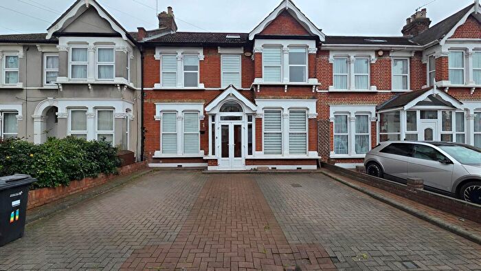 5 Bedroom Terraced House For Sale In Aberdour Rd, Seven Kings, IG3