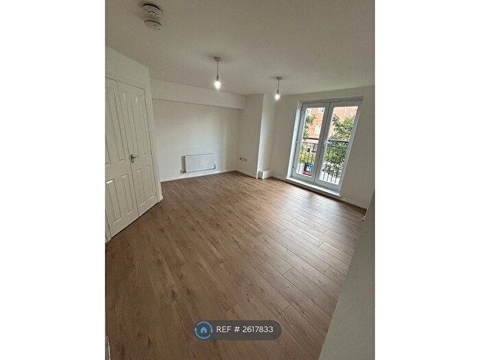 2 Bedroom Flat To Rent In Mater Close, Walton, L9