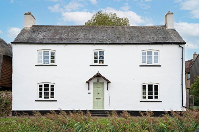 2 Bedroom Detached House For Sale In High Street, Fen Drayton, CB24