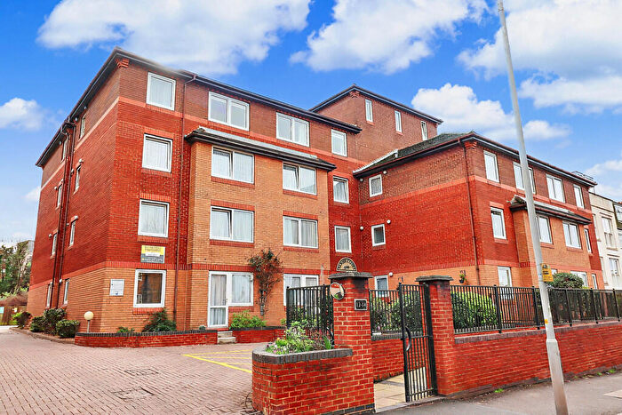 1 Bedroom Apartment For Sale In Parish Court, KT6