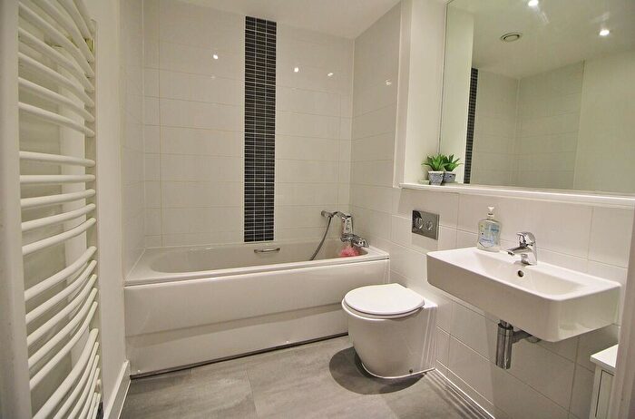 2 Bedroom Apartment For Sale In The Old Brewery, London Road, PO8