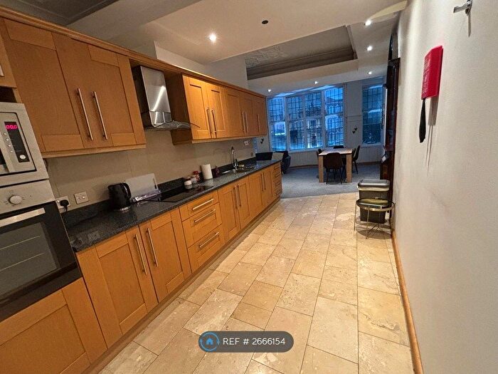 3 Bedroom Flat To Rent In College Green, Bristol, BS1