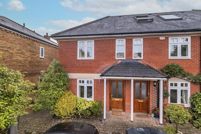 3 Bedroom End Of Terrace House To Rent In Royal Oak Mews, Teddington, TW11