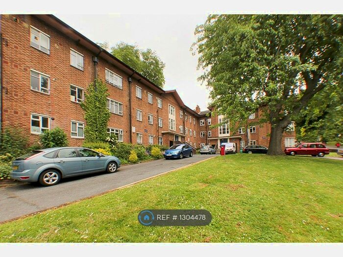 3 Bedroom Flat To Rent In Burnett House, London SE13