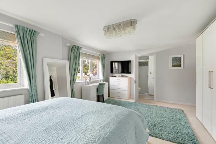 4 Bedroom Detached House For Sale In Somerset Grove, Warfield, RG42