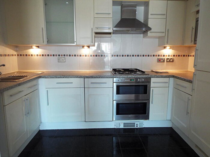 2 Bedroom Apartment To Rent In Neptune House, Ocean Village, SO14