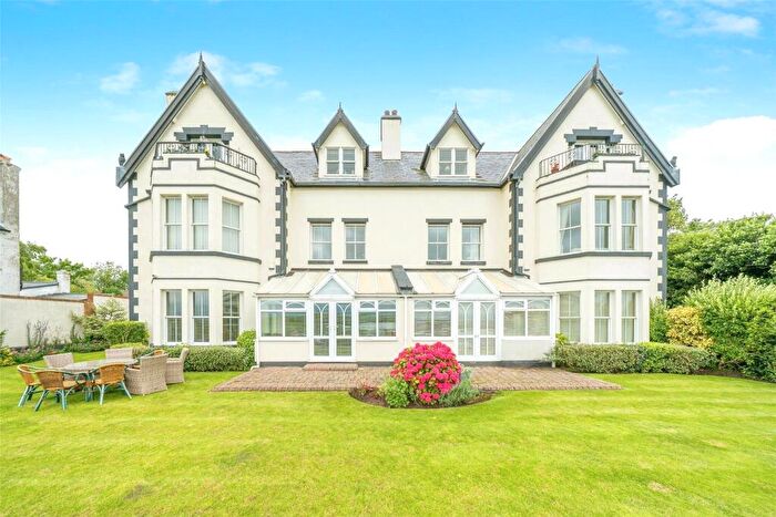 2 Bedroom Flat For Sale In Parkgate House Court, The Parade, Neston, Cheshire, CH64