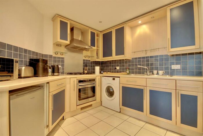 2 Bedroom Flat For Sale In Gunwharf Quays, Portsmouth, PO1
