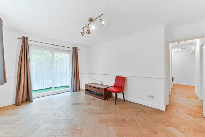 2 Bedroom Flat To Rent In Birchend Close, South Croydon, CR2