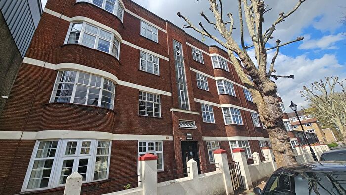 2 Bedroom Flat To Rent In Alfred Street, London, E3