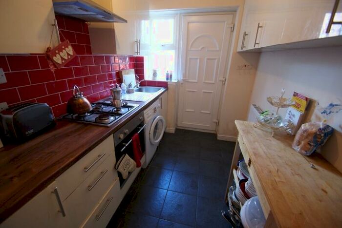 4 Bedroom Terraced House To Rent In Park View Road, Burley, Leeds, LS4