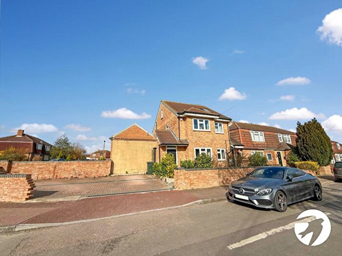 2 Bedroom Maisonette To Rent In Eden Road, High Halstow, Rochester, Kent, ME3