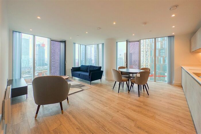 2 Bedroom Flat To Rent In The Blade, Silvercroft Street, Manchester, M15