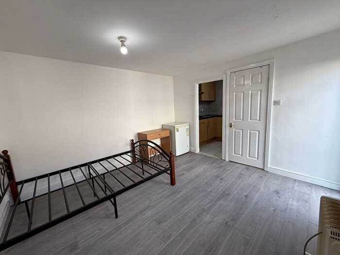 1 Bedroom Studio To Rent In Ilford, IG3