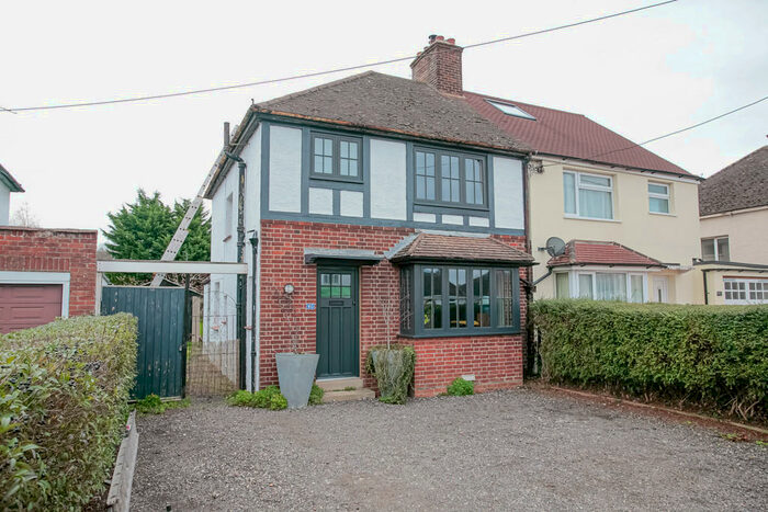 3 Bedroom Semi-Detached House To Rent In Oxford Road, Kidlington, OX5