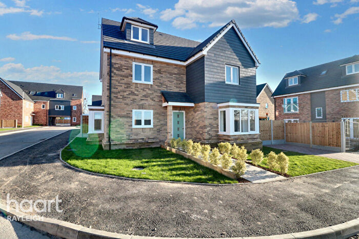 4 Bedroom Detached House For Sale In Cornfield Way, Rayleigh, SS6