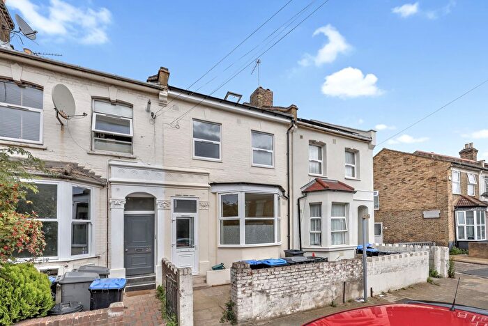 7 Bedroom Terraced House For Sale In Buckingham London, NW10