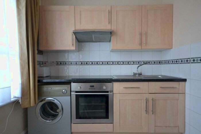 Studio To Rent In Olive Road, London, NW2