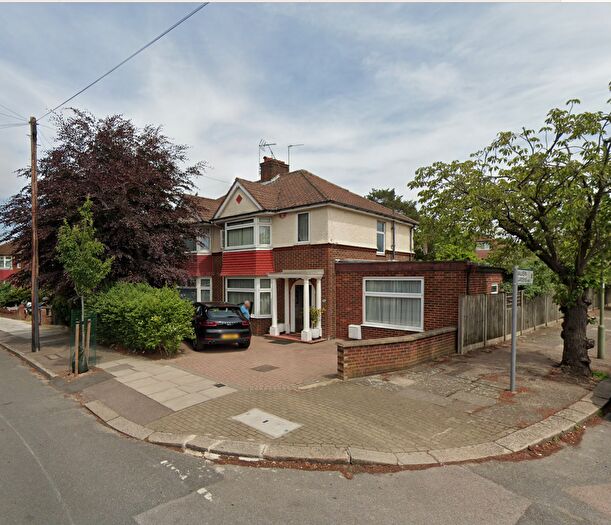 3 Bedroom Semi-Detached House For Sale In Cheviot Gardens, London, NW2