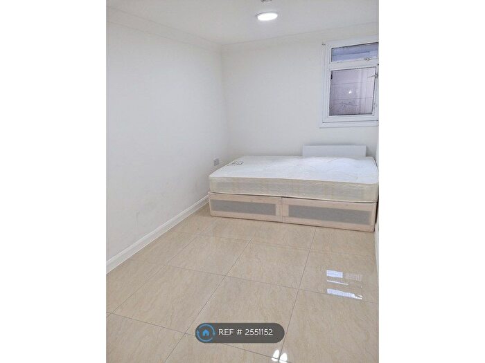 Studio To Rent In East India Dock Road, London, E14