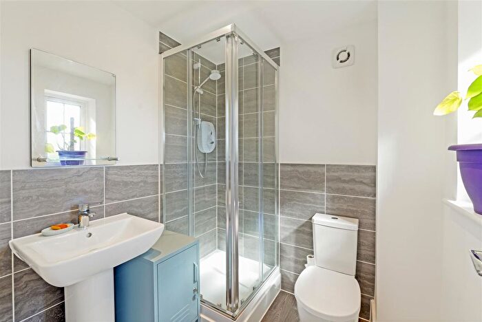 4 Bedroom Detached House For Sale In Thompson Close, Paddock Wood, Tonbridge, TN12