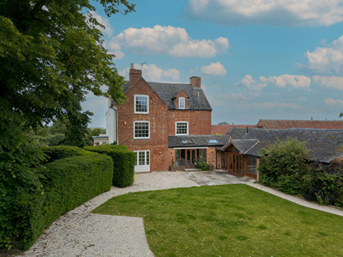 7 Bedroom Semi-Detached House To Rent In Banbury Road, Stratford-upon-Avon, CV37