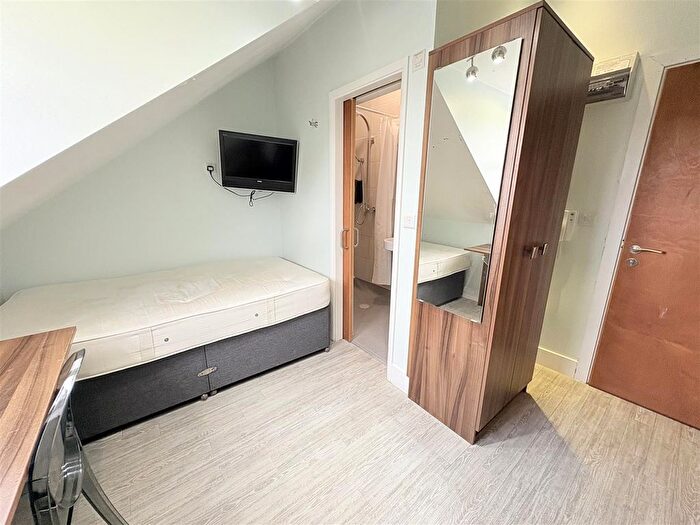 Studio To Rent In Camden Road, Islington, N7