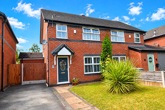 3 Bedroom Semi-Detached House For Sale In Walmsley Grove, Urmston, M41