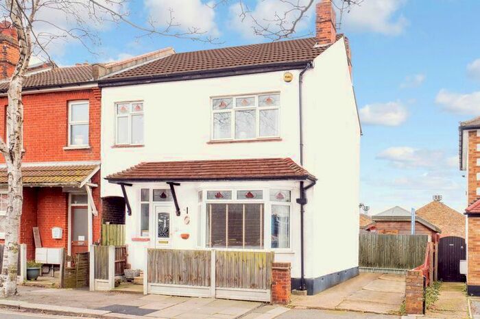 3 Bedroom Terraced House To Rent In St. Marys Road, Southend-On-Sea, SS2