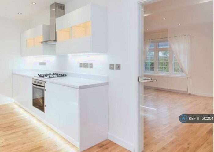 3 Bedroom Semi-Detached House To Rent In Halliwick Road, London, N10