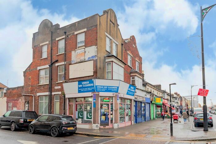 3 Bedroom Flat To Rent In Upton Lane, London E7
