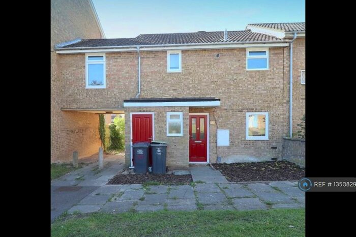 3 Bedroom End Of Terrace House To Rent In Morris Close, Luton, LU3
