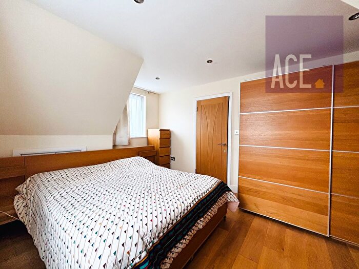 2 Bedroom Flat To Rent In Cavendish Avenue, Sudbury, HA1