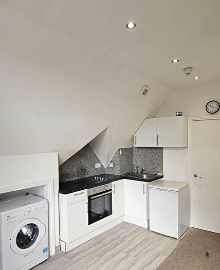 1 Bedroom Flat To Rent In Davigdor Road, Hove, Qb, United Kingdom, BN3