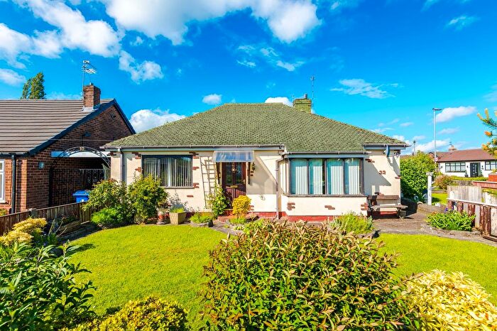 2 Bedroom Bungalow For Sale In Heathmoor Avenue, Lowton, WA3