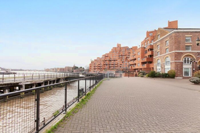2 Bedroom Flat To Rent In Free Trade Wharf, The Highway, London, E1W