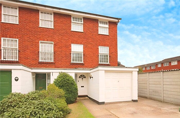 4 Bedroom End Of Terrace House To Rent In Lark Avenue, Staines-Upon-Thames, Surrey, TW18