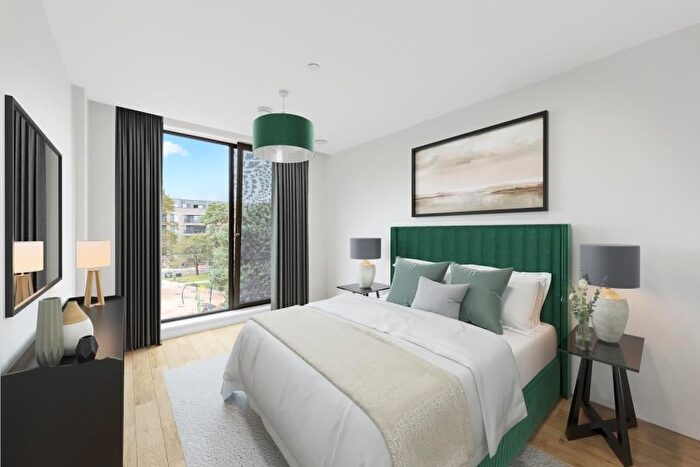 1 Bedroom Flat To Rent In Woking, Surrey, GU21