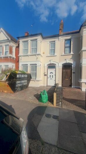 3 Bedroom Terraced House To Rent In Colenso Road, Ilford, IG2