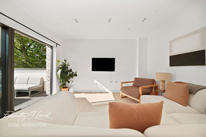 1 Bedroom Flat For Sale In Amhurst Road, London, N16