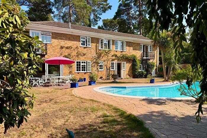 5 Bedroom Detached House For Sale In Hillsborough Park, Camberley, GU15
