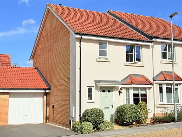 3 Bedroom Semi-Detached House For Sale In Egret Drive, Stowmarket, IP14