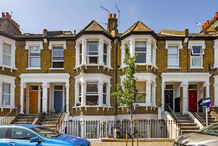 3 Bedroom Flat To Rent In Mirabel Road, Fulham, London, SW6