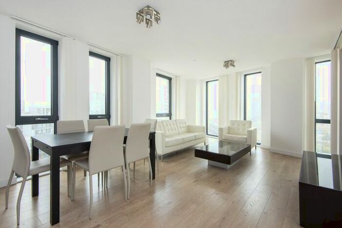 3 Bedroom Flat To Rent In Roosevelt Tower, Williamsburg Plaza, London, E14