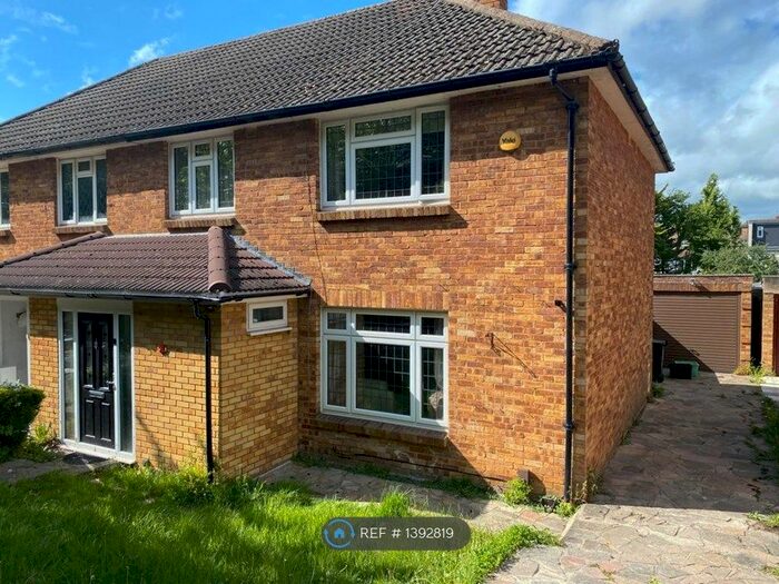3 Bedroom Semi-Detached House To Rent In Warren Road, Orpington, BR6