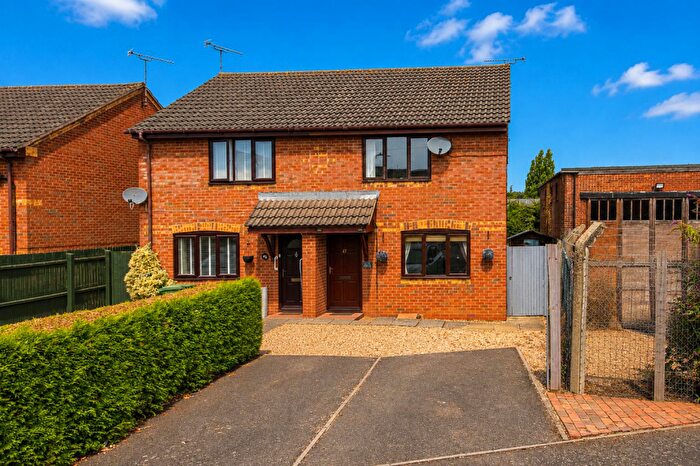 2 Bedroom House For Sale In Symington Way, Market Harborough, LE16