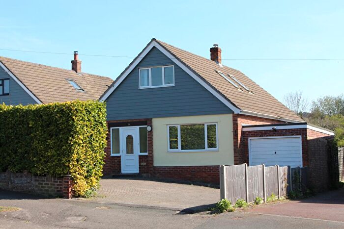 4 Bedroom House For Sale In Hawthorn Road, Horndean, PO8