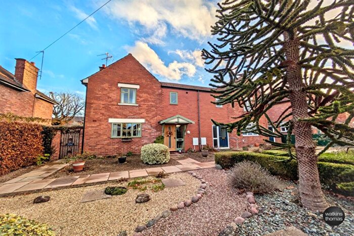3 Bedroom Semi-Detached House For Sale In Breinton Road, Hereford, HR4