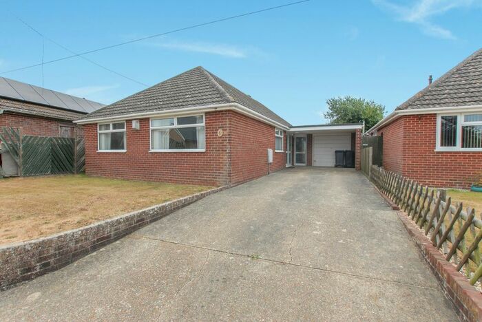 3 Bedroom Bungalow For Sale In Capel Street, Capel Le-Ferne, CT18