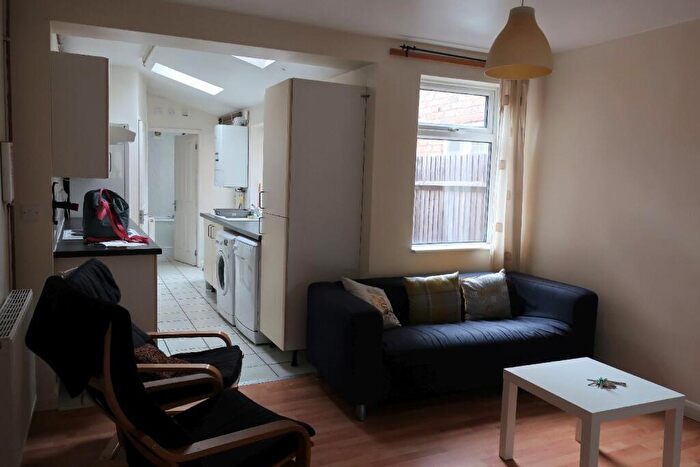 4 Bedroom House To Rent In Lime Avenue, Selly Oak, Birmingham, West Midlands, B29